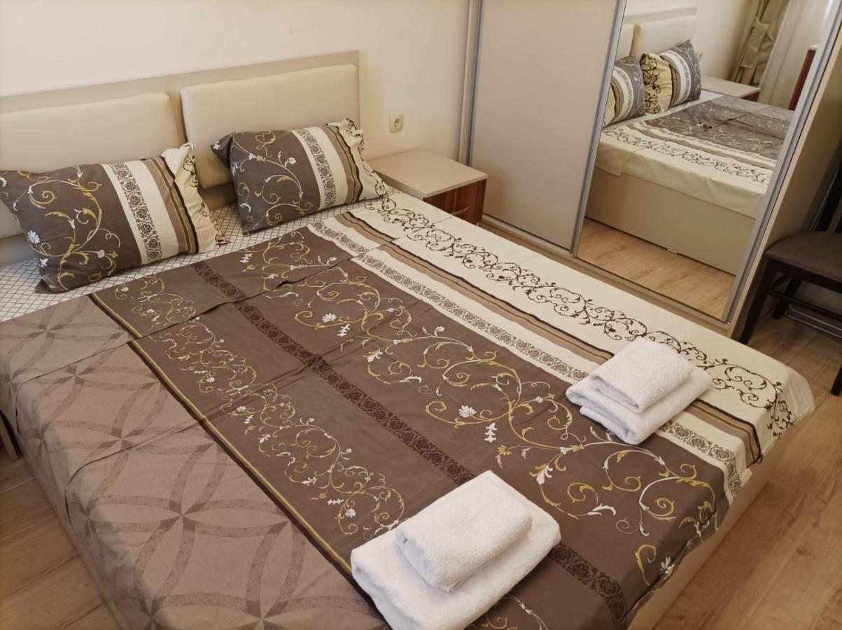 One Bedroom Apartment 5 - Restaurant Stadium 플로브디프 외부 사진