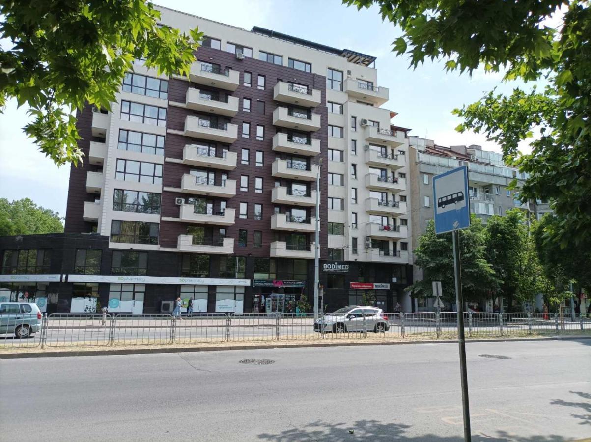 One Bedroom Apartment 5 - Restaurant Stadium 플로브디프 외부 사진