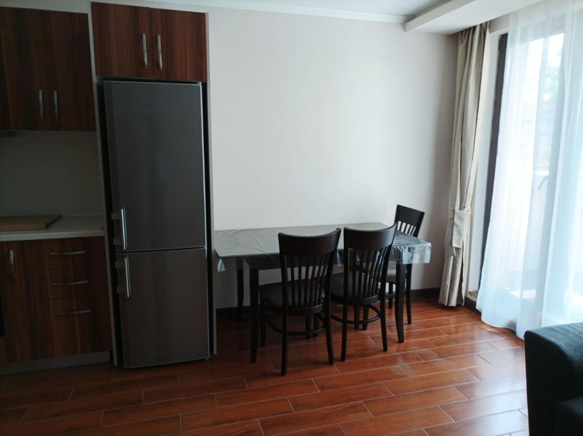 One Bedroom Apartment 5 - Restaurant Stadium 플로브디프 외부 사진