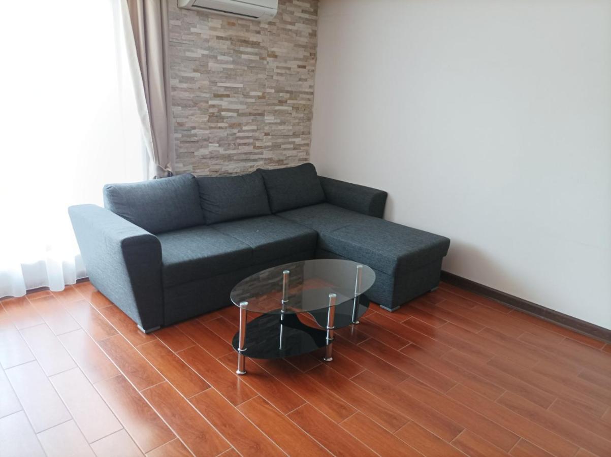 One Bedroom Apartment 5 - Restaurant Stadium 플로브디프 외부 사진