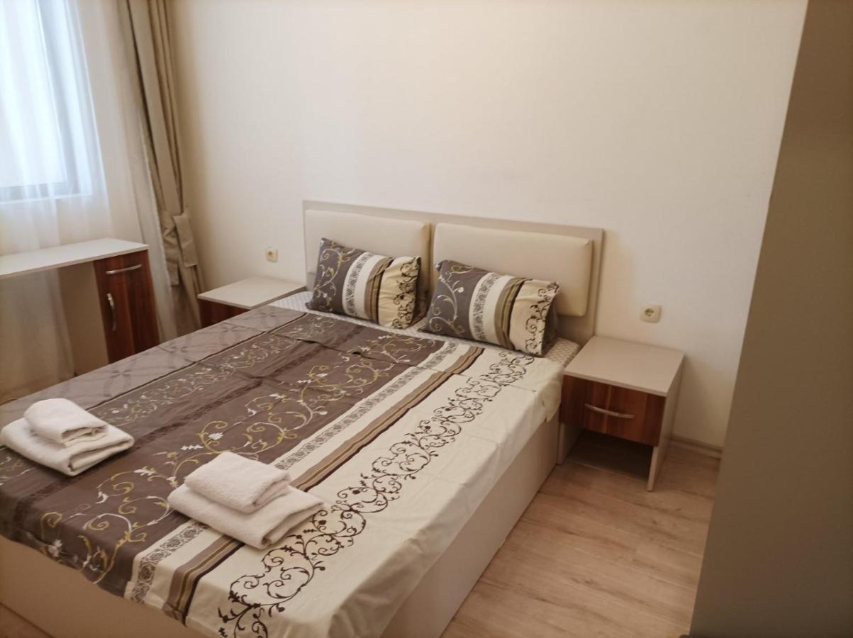 One Bedroom Apartment 5 - Restaurant Stadium 플로브디프 외부 사진