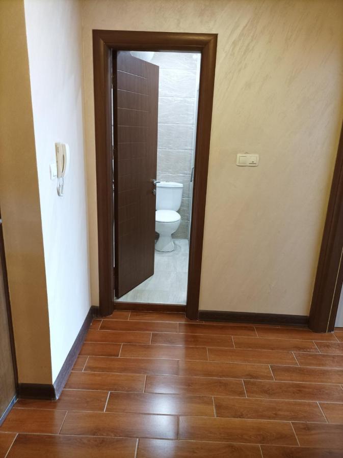 One Bedroom Apartment 5 - Restaurant Stadium 플로브디프 외부 사진