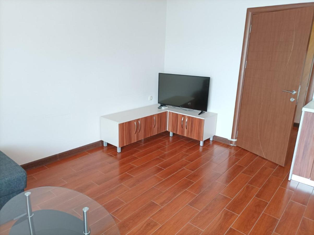 One Bedroom Apartment 5 - Restaurant Stadium 플로브디프 외부 사진
