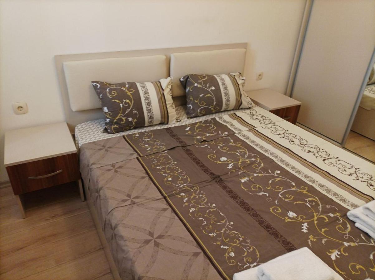 One Bedroom Apartment 5 - Restaurant Stadium 플로브디프 외부 사진
