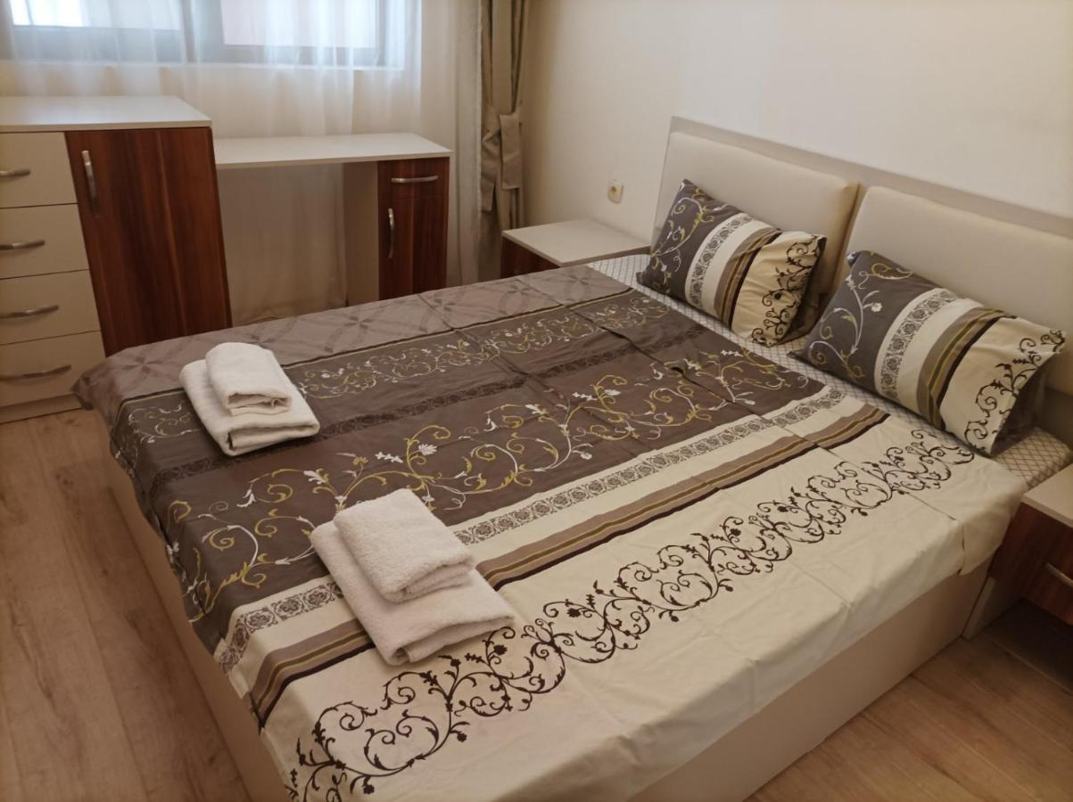 One Bedroom Apartment 5 - Restaurant Stadium 플로브디프 외부 사진